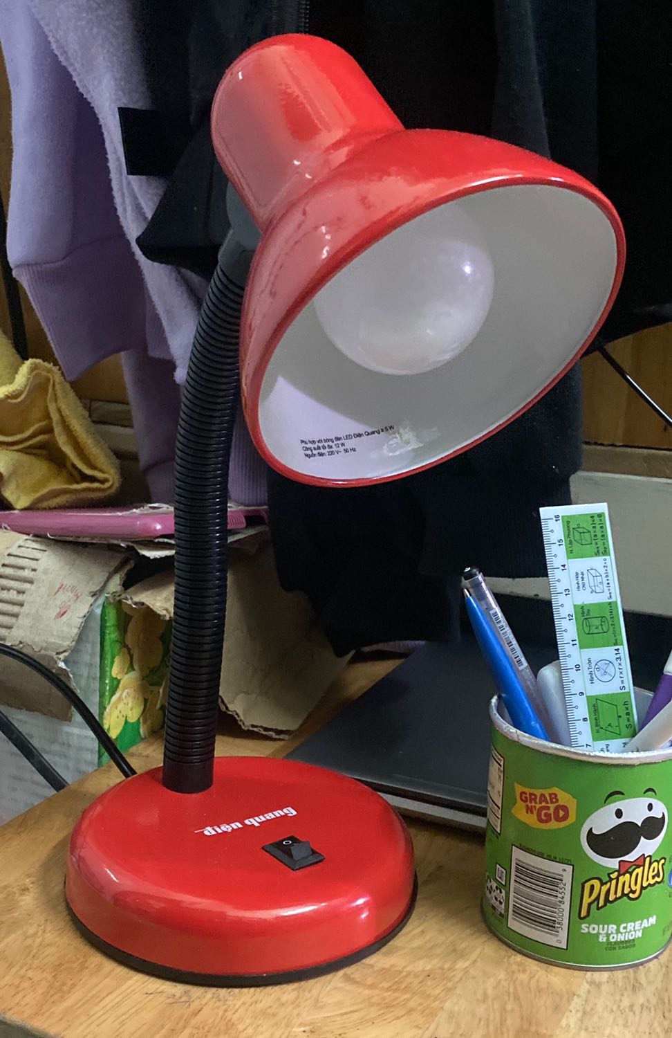 San pham giong mo ta, co san bong den….