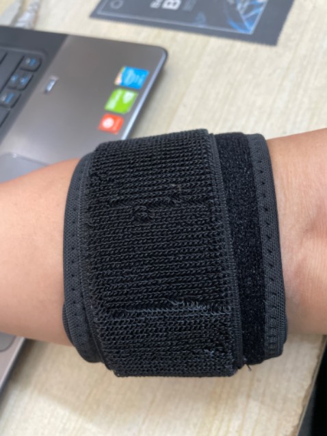 Nhìn chung hàng đẹp, chất lượng ổn. Tuy nhiên phần quấn ngoài bị xước một ít, nhìn mất đẹp