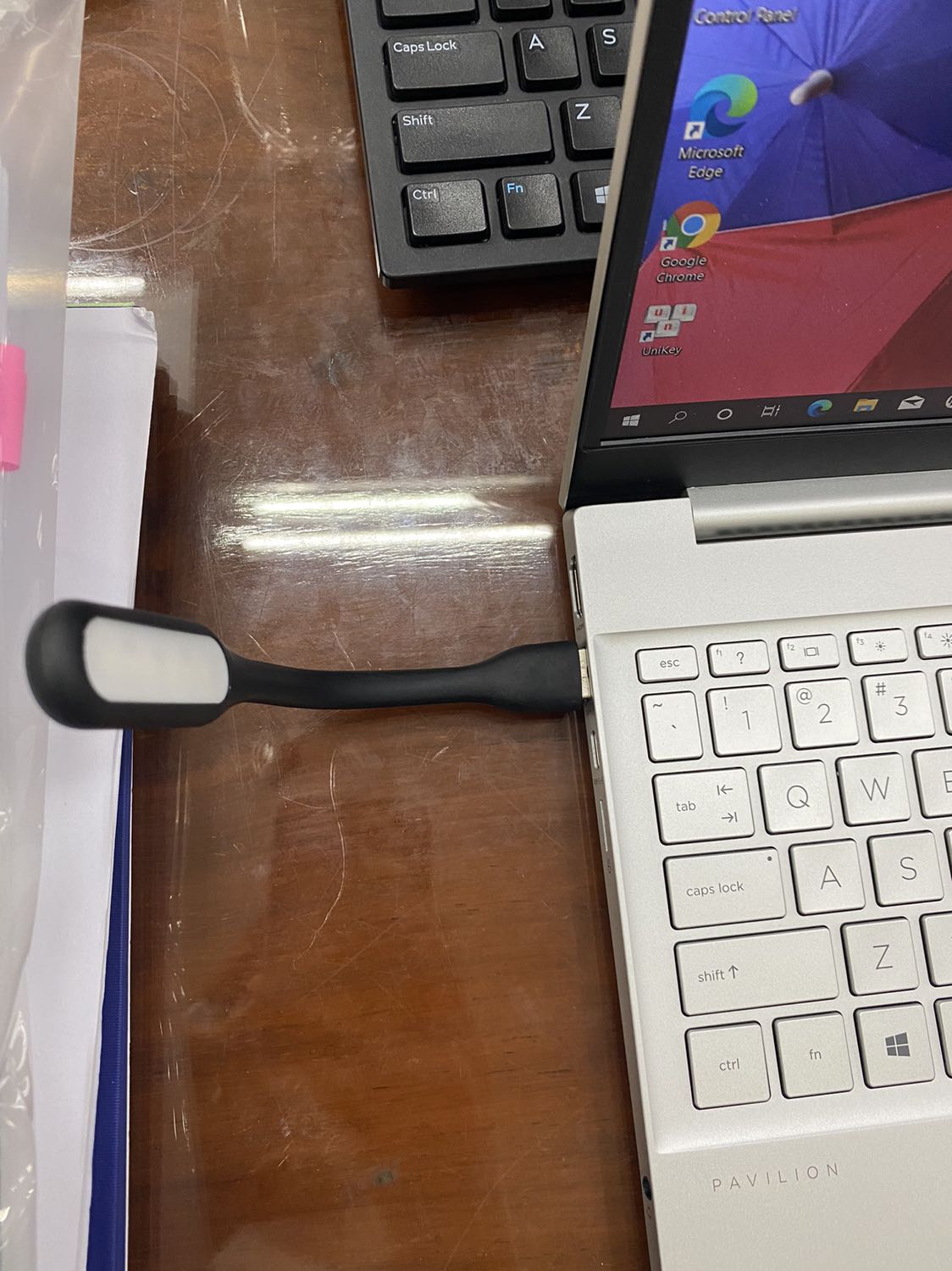 Đặt hàng combo ba cái nhưng hai cái đèn sáng còn một cái cắm vào ko sáng Đặt hàng combo ba cái nhưng hai cái đèn sáng còn một cái cắm vào ko sáng
