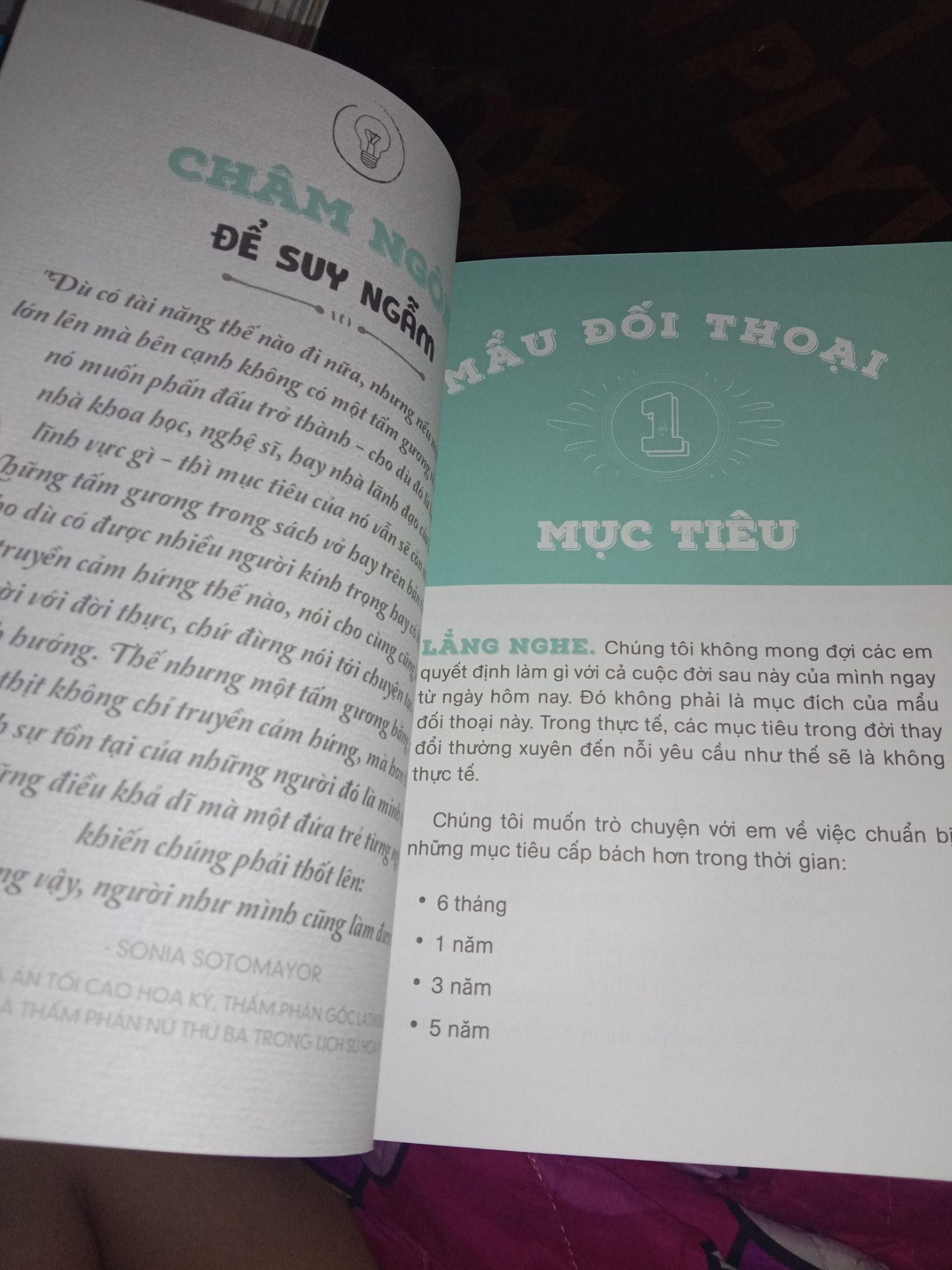 giao hàng nhanh, sách mua trên tiki sale rẻ sản phẩm cũng khá tốt thích hợp tổng hợp lại kiến thức bất ngờ nhất là lần giao này tiki đóng gói hàng vừa in quyển sách ko còn đóng gói cái hộp thì to quyển sách thì nhỏ xíu. Nói chung là hài lòng ?