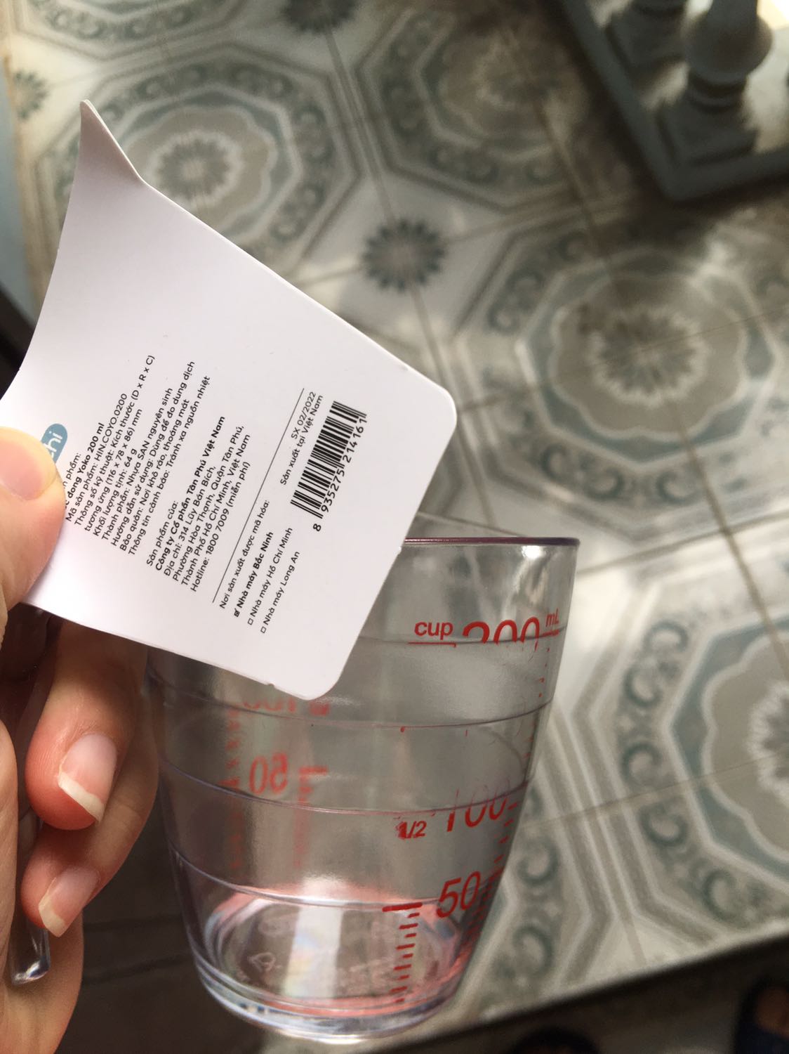 Sao chiếc cốc đong mà vạch mờ như vầy shop hỡi???!