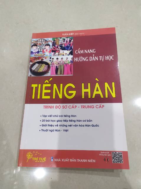 Nhà bán đóng gói tốt và vận chuyển rất nhanh. Sách viết dễ hiểu, phù hợp cho người mới học vỡ lòng. Chắc phải mua thêm vài đầu sách ngôn ngữ khác học mới được. Học rất vui.