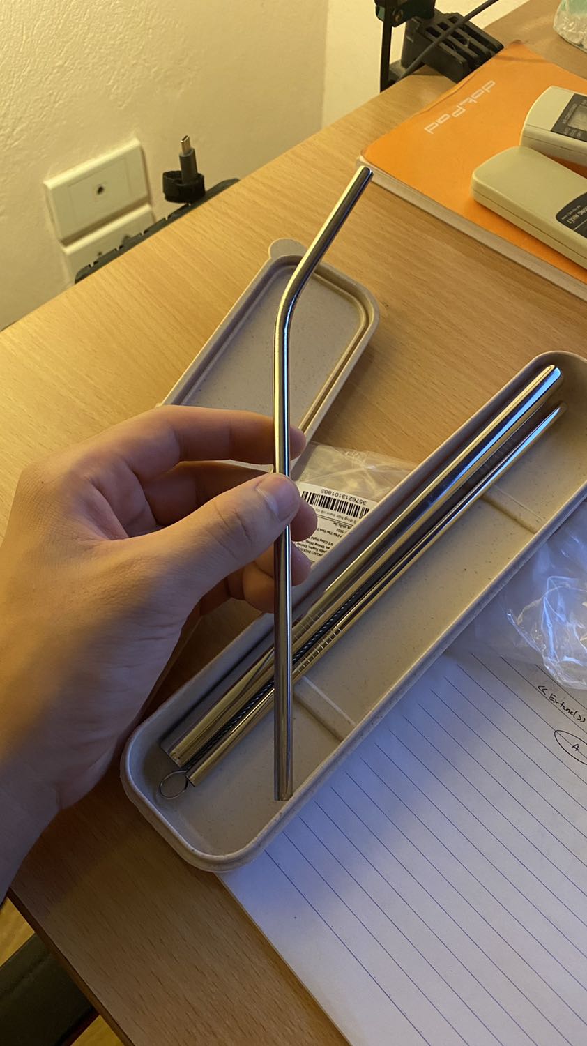 Sản phẩm ổn so với giá thành, mức độ hoàn thiện tương đối ổn. Có hộp đựng siêu lịch sự. Thời gian giao hàng cũng tương đối.