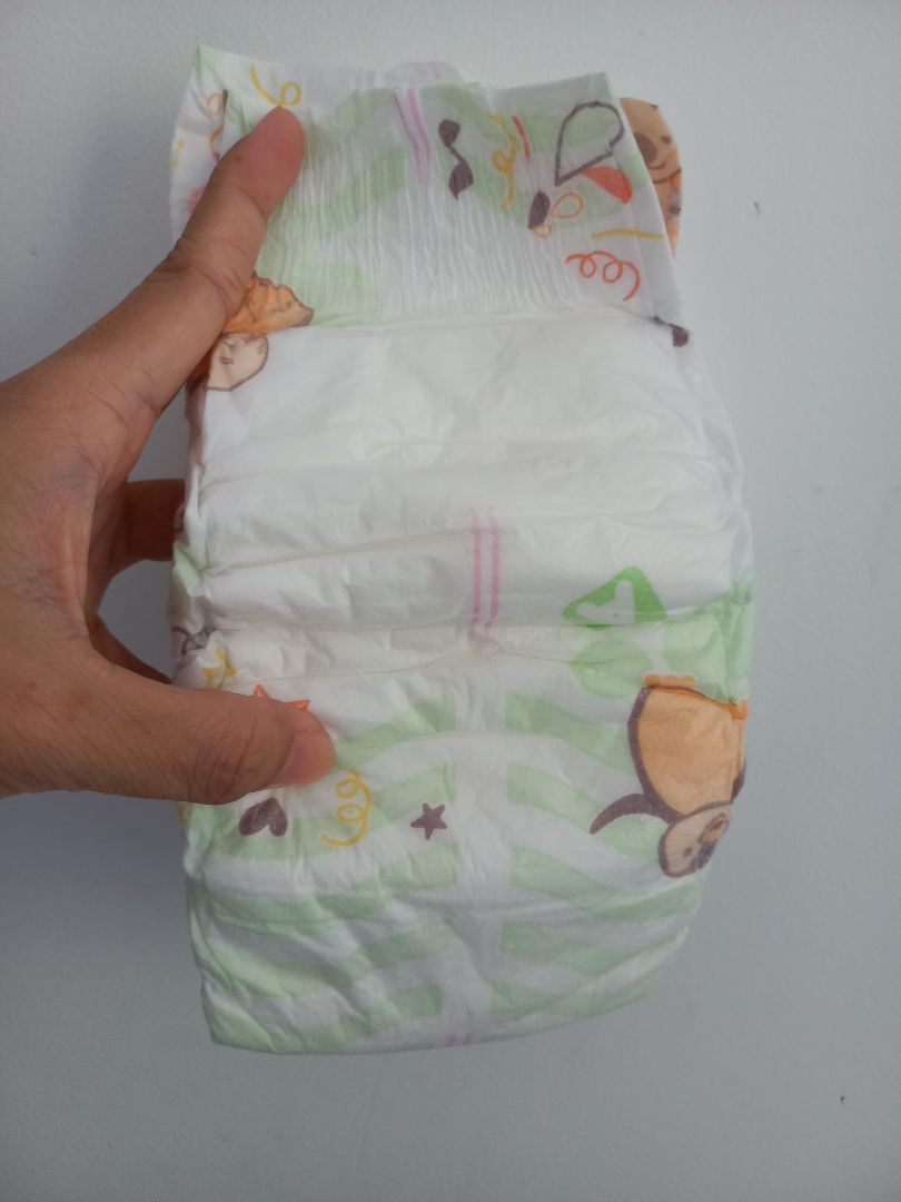 Chất liệu an toàn, không gây kích ứng da bé. Mình đã mua nhiều lần, dùng rất ổn.