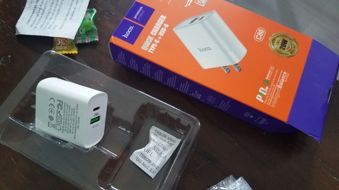 Sạc đúng mô tả, cảm ơn 2 viên kẹo tinh tế của shop nhé