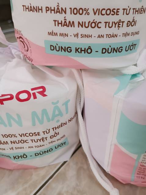 Vải mềm mịn, thấm hút tốt, giá tiki rẻ hơn so với app khác, lúc mua chỉ có 39K.