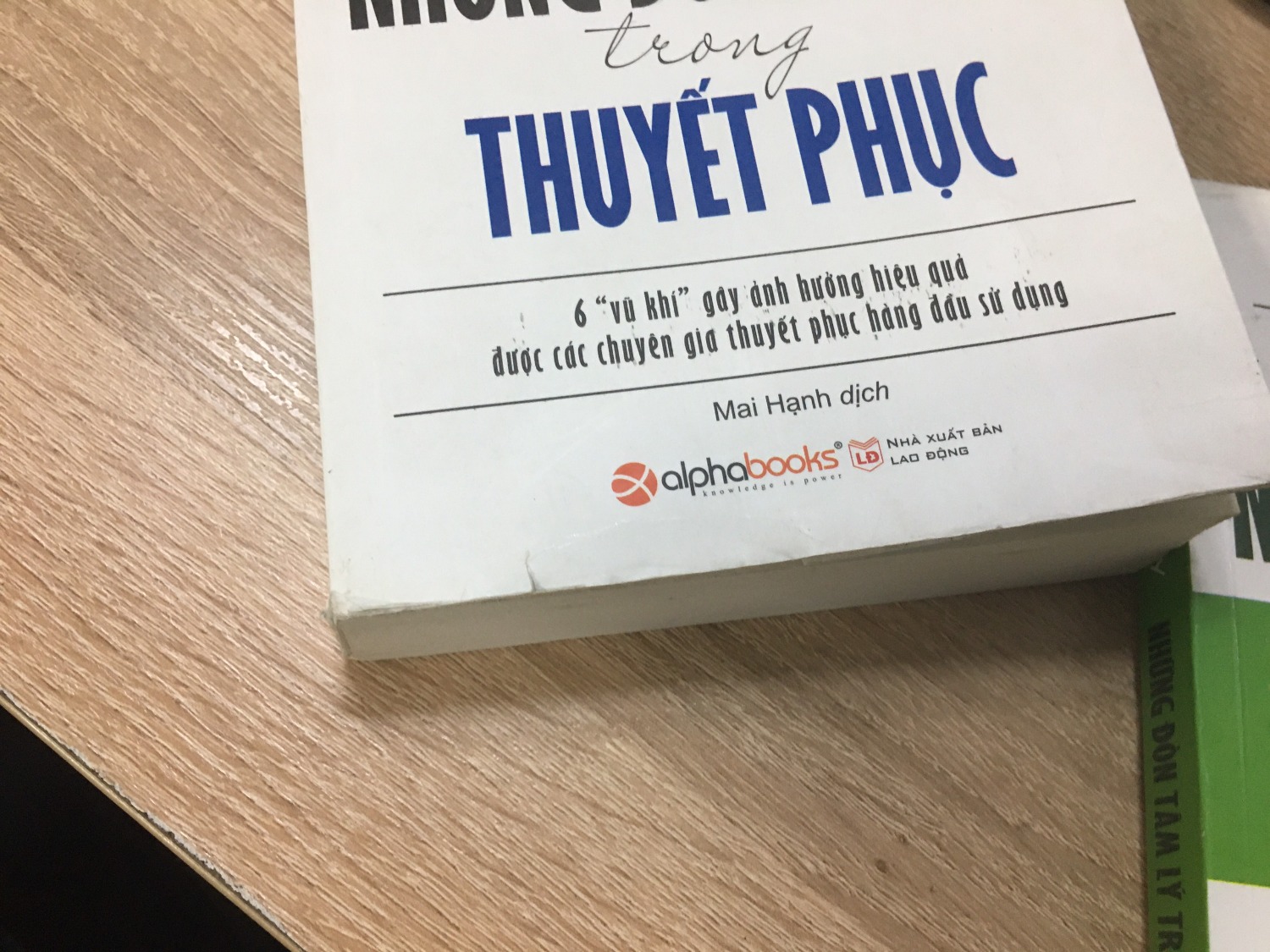 Mình không hài lòng vền chất lượng của sách: Rách bìa, trang trong, chất lượng giấy mỏng.