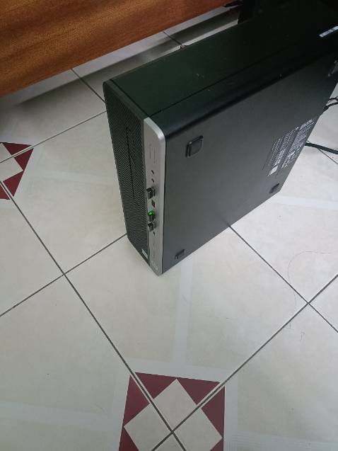 Có lẽ sản phẩm lỗi, tốc độ mạng rất chậm, cùng mạng wifi, tôi dùng điện thoại không sao nhưng với sản phẩm này thì xem youtube giật, download 1 file 100 MB mà nửa tiếng chưa xong.