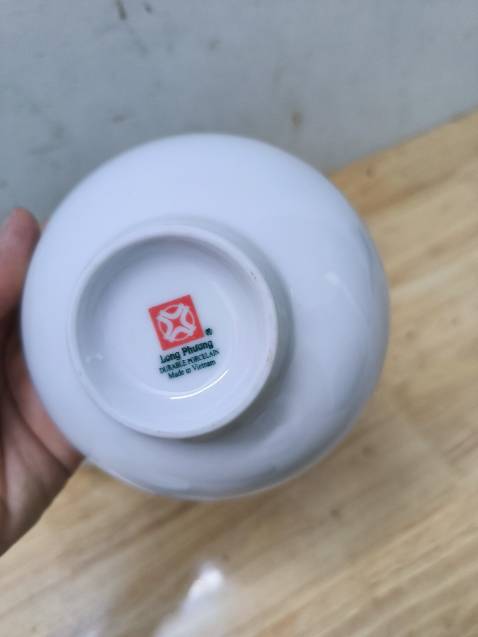 Màu trắng tự nhiên ,rất đẹp, sử dụng rất tốt