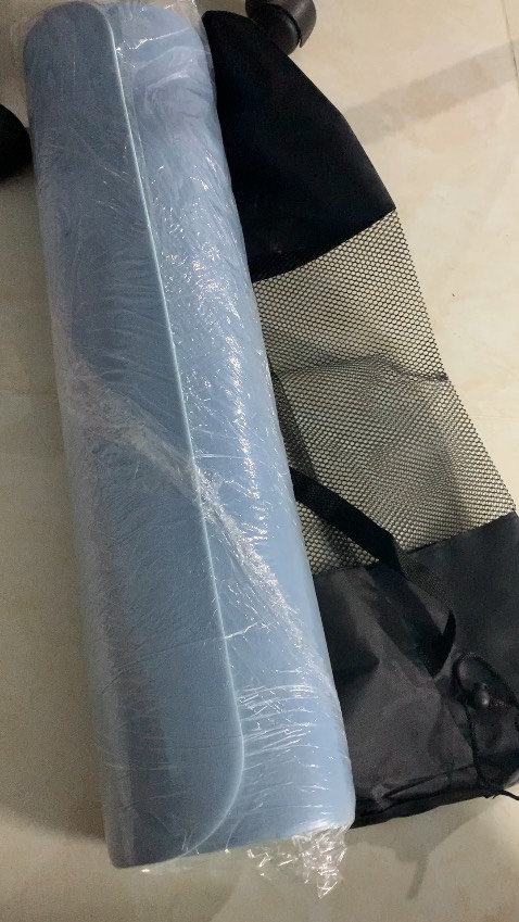 Không hài lòng cho lắm. Đánh giá phải viết 25 từ là thấy không vui rồi