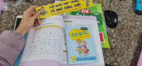 Màu sắc ổn. Mỗi tội ko sửa in lại sách lại đính kèm quyển đính chính. Pó tay