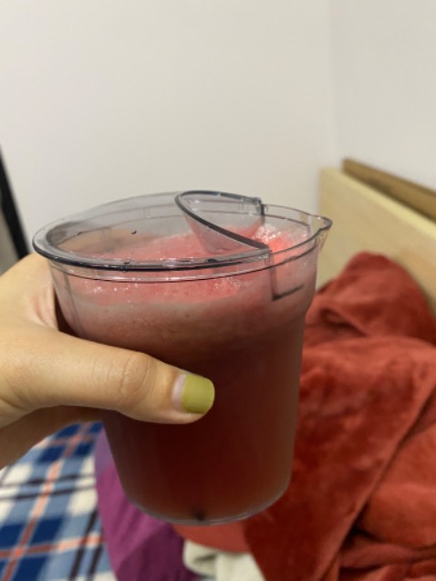 Tiki ship siêu nhanh. Máy ép Philips độ ồn vừa phải, chất lượng tương xứng với giá tiền, ép đồ cứng hay mềm đều ok đương nhiên ép không quá kiệt bã so với các dòng máy ép chậm nhưng phù hợp với nhu cầu sử dụng của mình
Máy nhỏ gọn tháo lắp và rửa dễ dàng