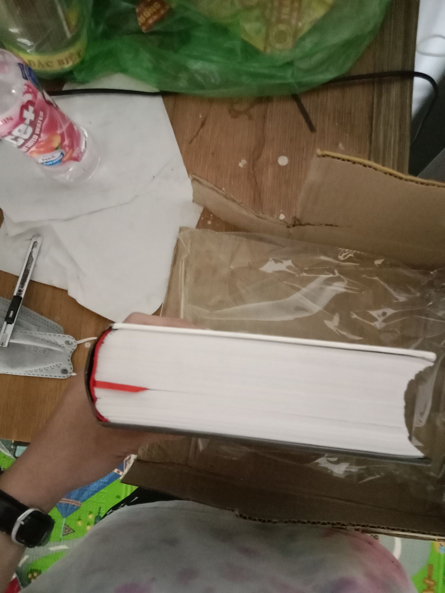 đóng gói chắc chắn, chất lượng sách tương đối ổn tuy nhiên bìa sách hỏi bị móp nha shop