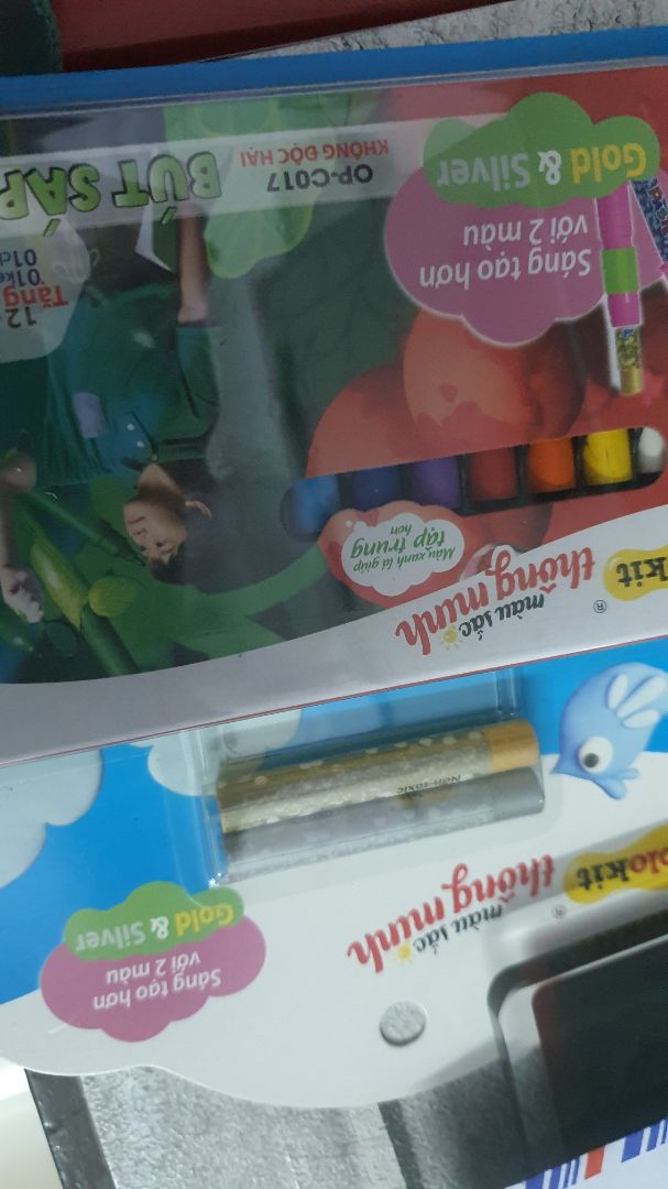 Hộp màu rất đầy đủ, Shop đóng gói tốt, mình rất hài lòng. Giá lại rất rẻ.