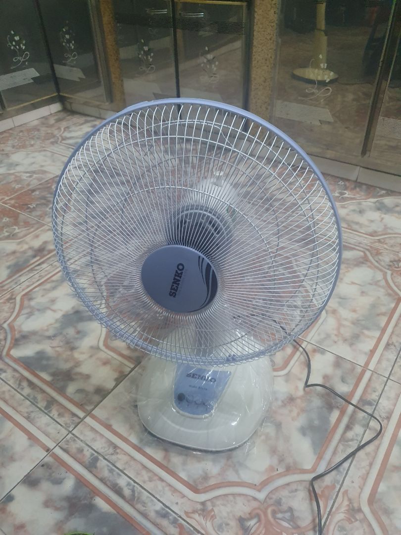 quạt to hơn m tuong nhiều, gió thoáng nên mát mà ko bị lạnh