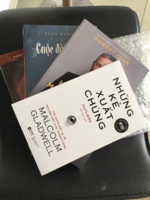 Sách hay, in đẹp, được bọc kỹ.