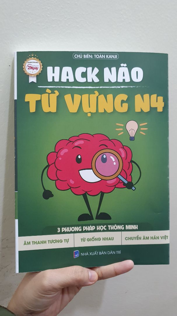 Giao hàng nhanh, đóng gói bằng hộp rất đẹp. Sách in màu có hướng dẫn cách học rất thú vị. Còn được tặng kèm thêm flashcard và cuốn tóm tắt từ vựng nữa. Rất yêu ??? Giao hàng nhanh, đóng gói bằng hộp rất đẹp. Sách in màu có hướng dẫn cách học rất thú vị. Còn được tặng kèm thêm flashcard và cuốn tóm tắt từ vựng nữa. Rất yêu ???