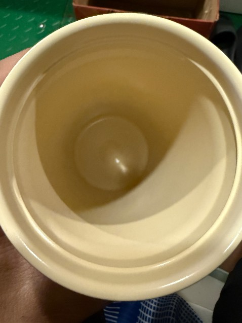 Bình rất đẹp chất lượng có lớp phủ sứ bên trong , ko bị rò rỉ xứng đáng vs giá tiền.