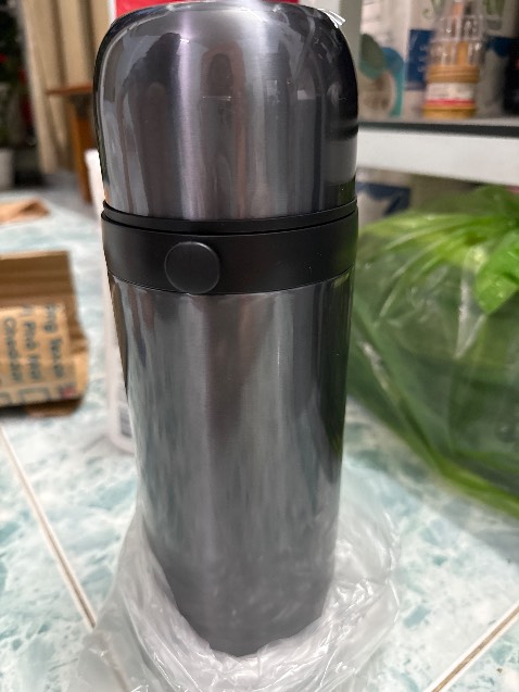 Mình đặt xanh, sao shop giao màu kg giống xanh , giống màu xám đen hơn