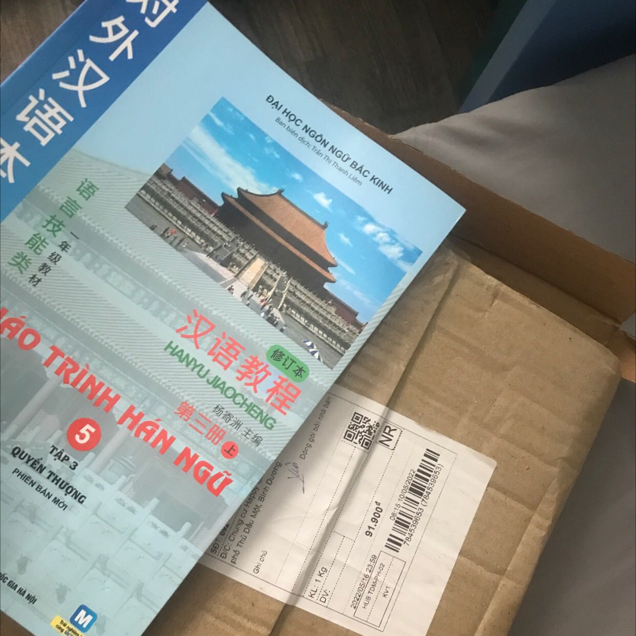 Sách giao đẹp, đóng gói cẩn thận