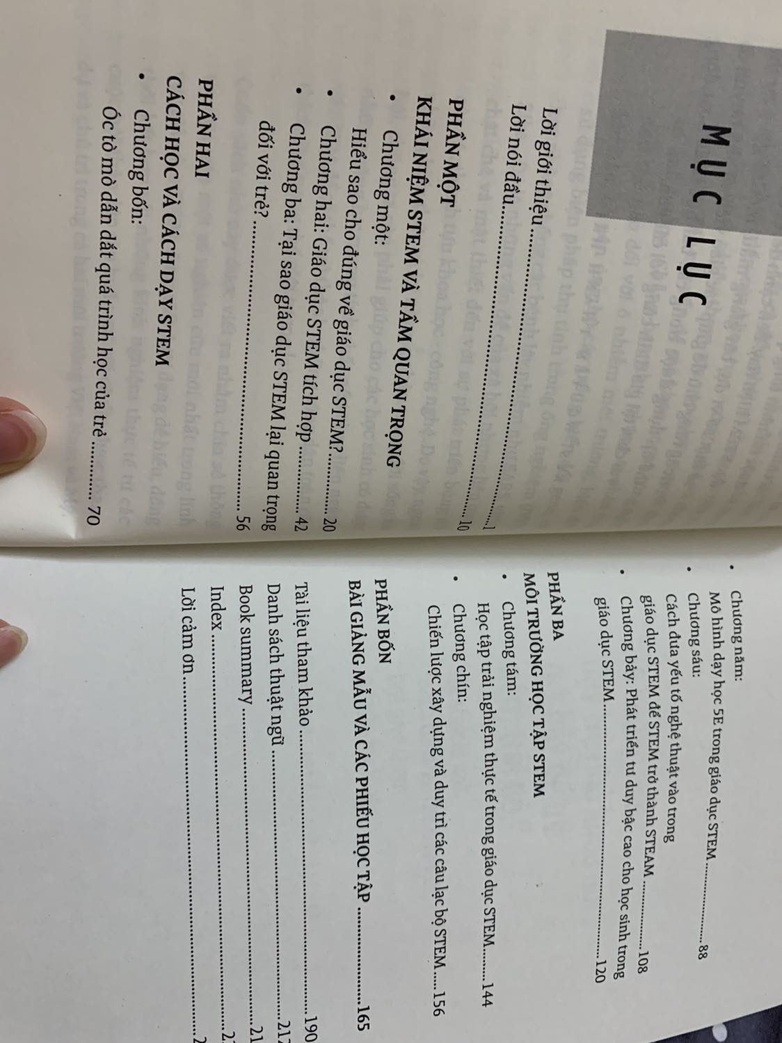 Giao hàng nhanh. Một cuốn sách bổ ích cho những giáo viên và phụ huynh đang muốn tìm hiểu về giáo dục STEM/STEAM. Sách mới tả chi tiết nguyên lý và phương pháp xây dựng mô hình STEM