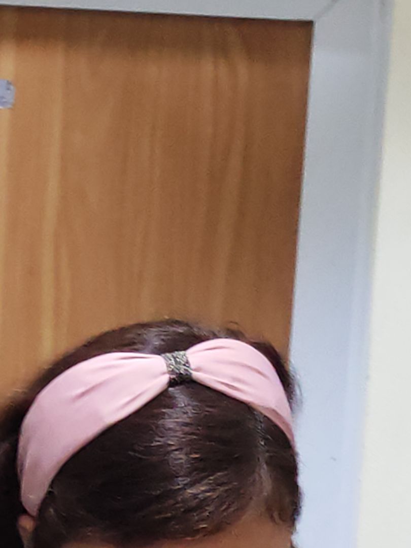 rất đẹp đeo ko bị ôm đầu