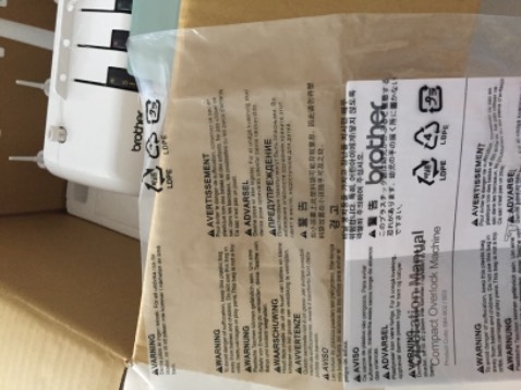 Mua máy mới mà Tiki giao hàng đã qua sử dụng thật không chấp nhận được, chỉ thừa còn lưu lại trên máy rất nhiều, bọc trùm máy nhăn nhúm. Tôi đang lo hàng đổi trả có phải hàng mới hay không nữa. Muốn hoàn tiền để mua máy chỗ khác thì Tiki bảo là chính sách Tiki không có hoàn tiền, vậy Tiki có chính sách bán hàng mới nhưng giao hàng second hand hay sao? Không hiểu sao nhà cung cấp này đã có nhiều khách hàng phàn nàn giao hàng second hand mà vẫn còn tồn tại trên Tiki.
Giá đại lý khác 6,7tr, Tiki là 6,9tr mà lại gặp phải hàng cũ. Thật là một trãi nghiệm tồi tệ. Mua hàng Nguyễn Kim bấy lâu nay chưa bao giờ bị như vậy.