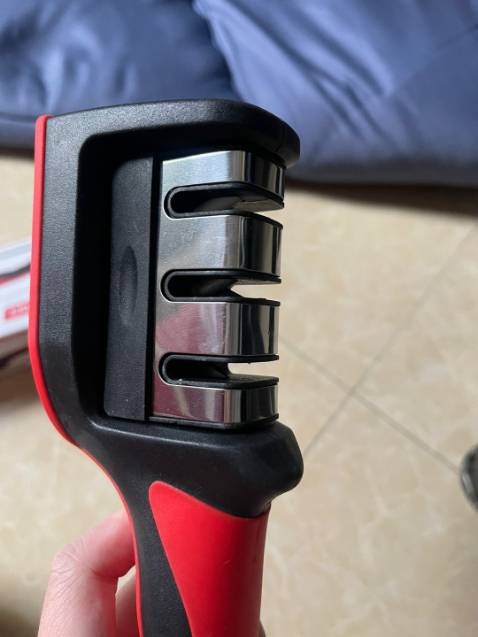 Giao hàng siêu nhanh, hàng đúng quảng cáo, lưỡi mài dao rất xịn, Liếc dao vài đường là dao sắc rồi