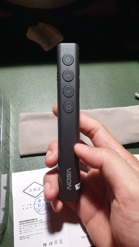 Sản phẩm hoạt động tốt, không lỗi lầm, có tặng kèm pin AAA. Thanks shop