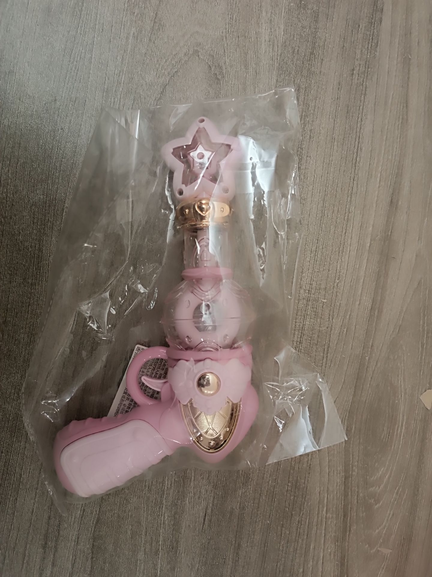 Súng đẹp, nhựa chắc chắn. Quá xứng đáng với số tiền bỏ ra