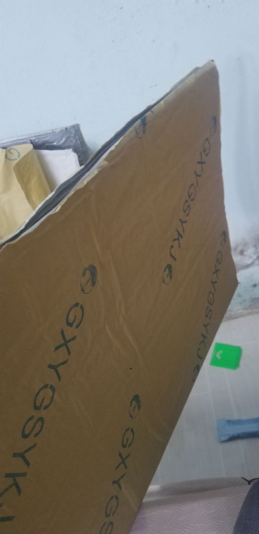 Hàng thật sự quá tệ, lần đầu mua rất tốt nên quyết định mua thêm sản phẩm để dán tường, nhưng chất lượng cực kì xấu, hàng cũ, phai màu, keo bên rìa thì khô, keo bên trong thì nhão, giấy lột đến đâu rách đến đó, khác lần đầu 1 trời 1 vực, rất mong tini mình đổi lại hàng, dù giá trị không cao nhưng thật sự thất vọng!