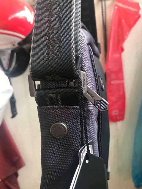 Sản phẩm rất đẹp, nhẹ, thời trang. Có vẻ bền chắc và chống va đập tốt. Rất ưng ý :)