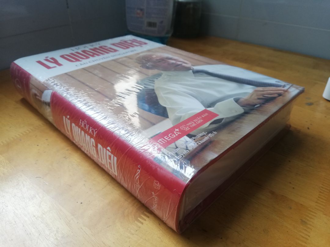 Tiki giao hàng đúng tg mặc dù dịch không được ra khỏi nhà theo chỉ thị 16, hàng đóng gói kỹ càng, sách khổ lớn to hơn ngoài mong đợi, về nội dung thì mình chưa đọc.