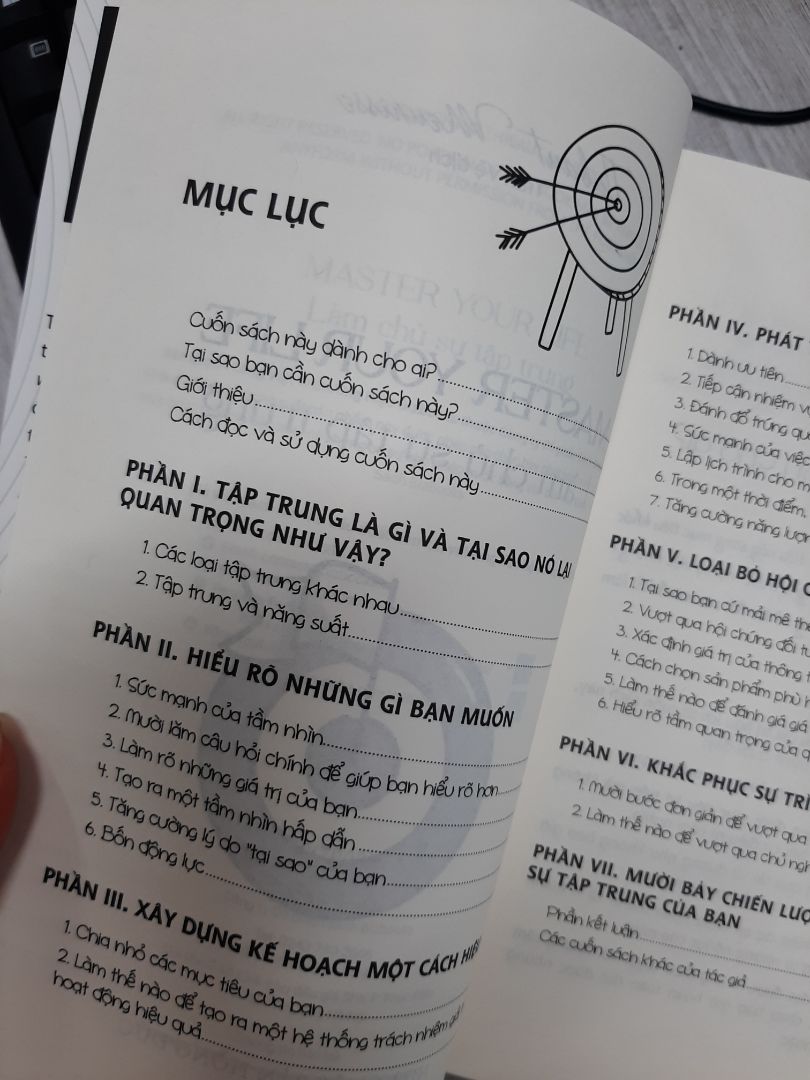 sự tập trung như là 1 cái rìu, bạn không thể chặt 1 cái cây với 100 nhát chặt vào thân cây với mỗi phát ở 1 vị trí khác nhau