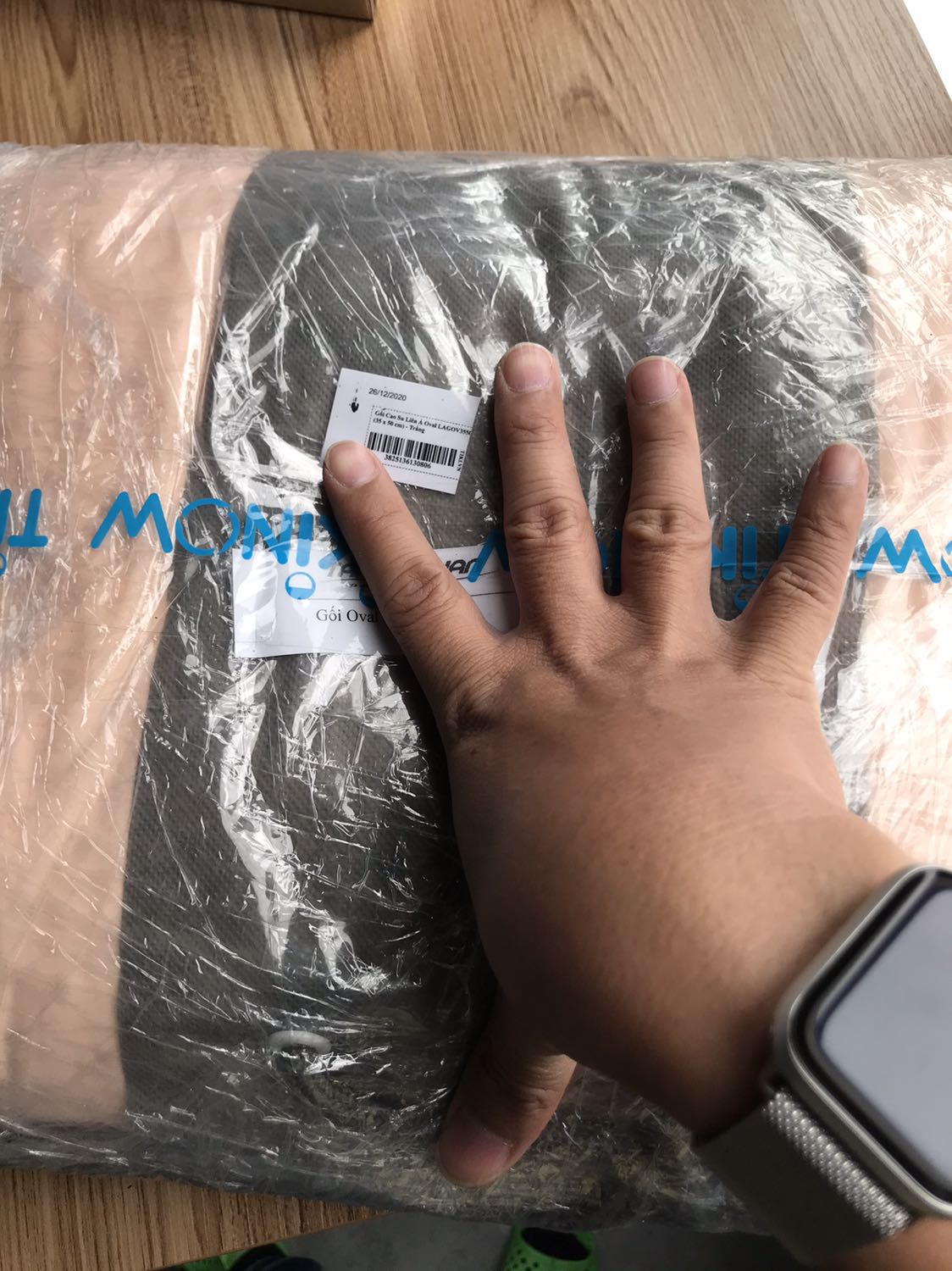 Kích thước không đúng, chỉ khoảng 30x40. Đã thấy comment nhiều người sai kích thước, ai ngờ mình cũng dính. Đề nghị cho trả lại hàng. Mua trực tiếp tại Liên Á an toàn hơn