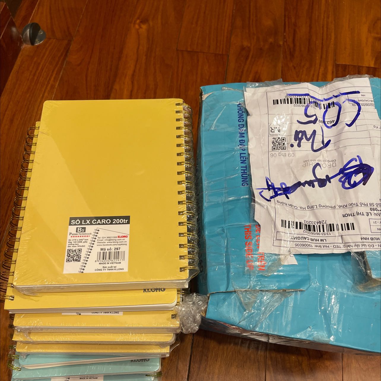 Mua 10 quyển nhưng đóng hàng giao có 9 quyển