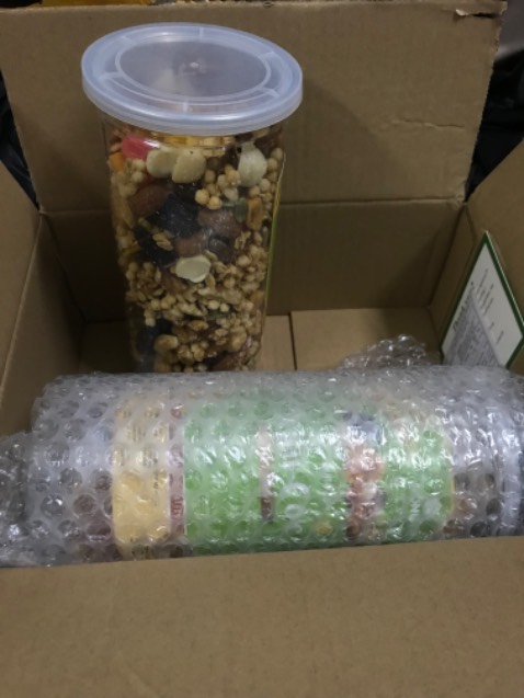 Mn biết mình thử hạt nào đầu tiên ko?
Là ÓC ***, vì theo mình hạt này rất dễ mềm khi tiếp xúc vs kk, nhưng hạt của shop rất giòn và ngon,  ko chỉ là óc *** thoi màh còn những loại hạt còn lại như hạt điều, mắc ca, hạnh nhân,.. đều rất giòn
10 điểm!