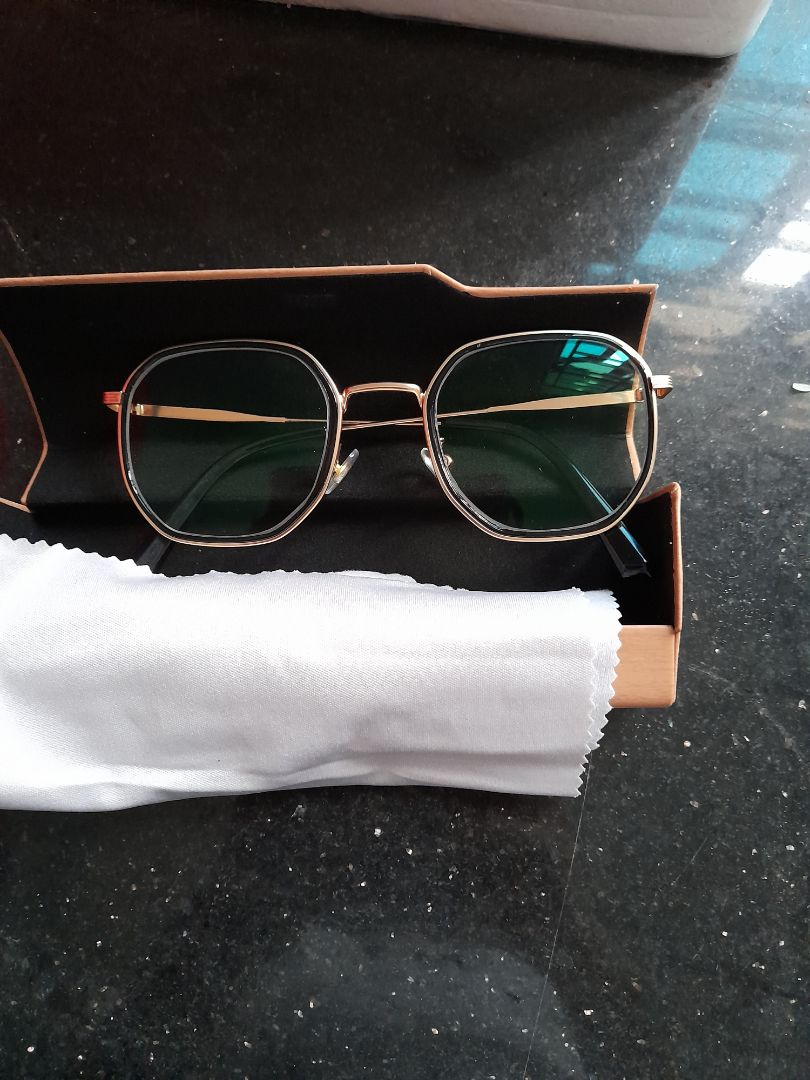 giao hàng nhanh chóng, kính chắc chắn