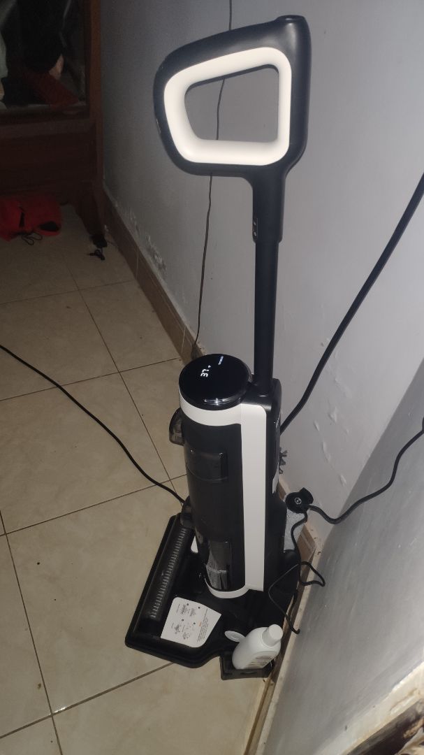 vừa tay, hơi nhẹ, lực hút khá mạnh