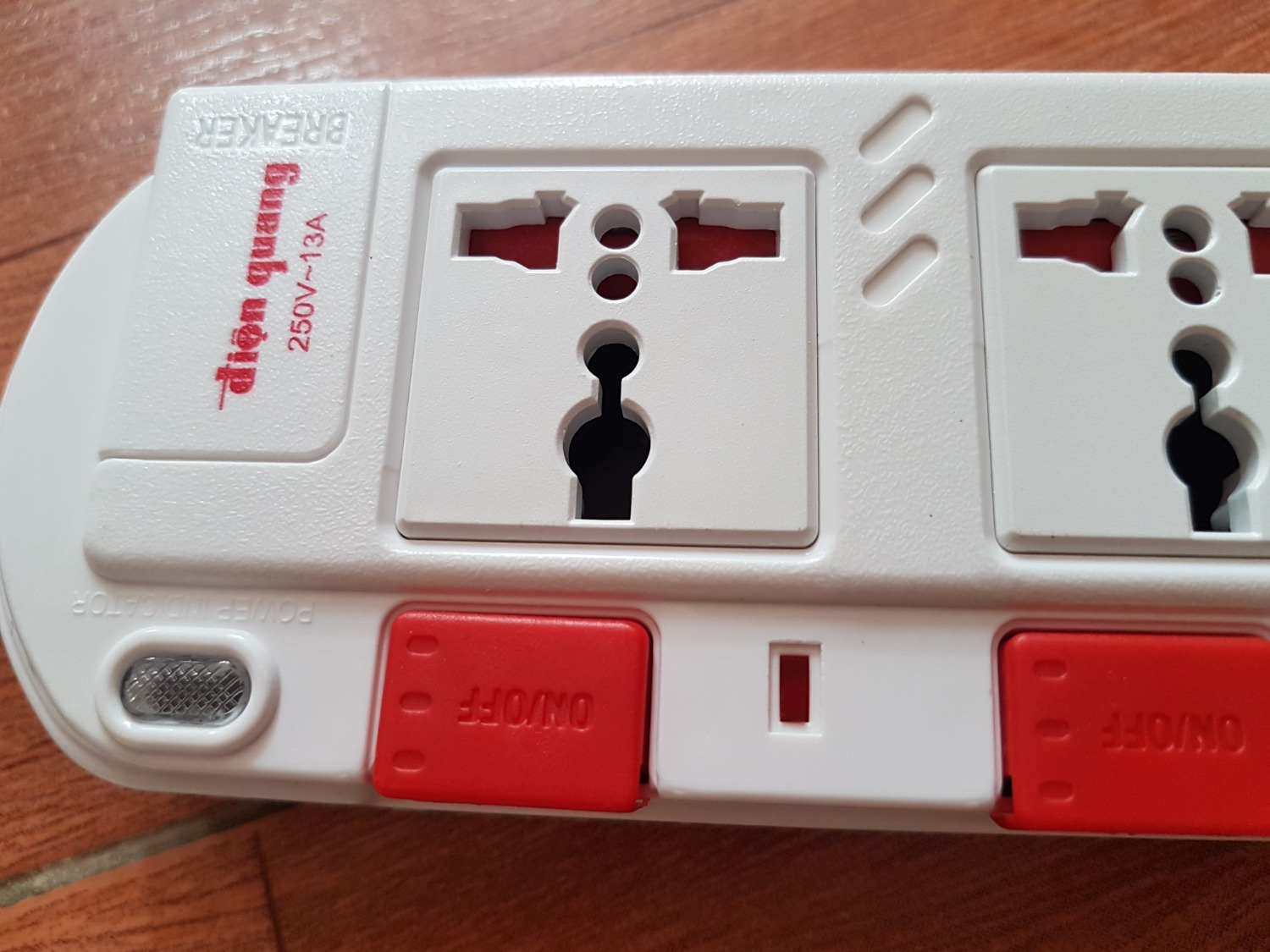 Chất lượng tốt, nhưng Tiki giao hàng lâu quá, thực hiện một đơn hàng có nhất định phải lâu thế không Tiki? Mình có đăng ký TikiNow để được nhận hàng nhanh, vì Tiki giao hàng rất lâu, nhưng với những đơn hàng không có TikiNow thì ngồi gõ thủng 30 cái mõ vẫn chưa thấy hàng xuất hiện.