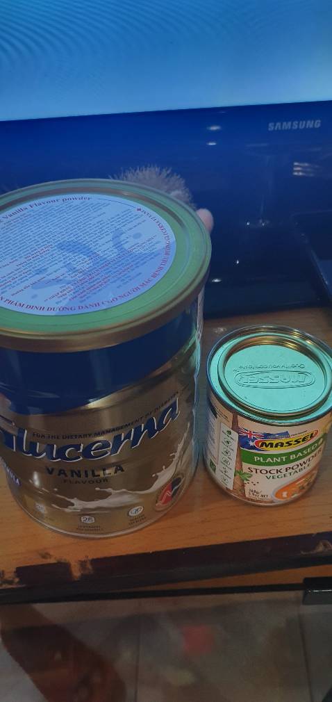 Giao hàng đúng hạn, hộp ko móp méo, bung nắp, date 2023, còn dc tặng 1 hộp hạt nêm