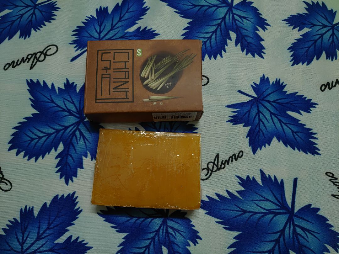 Xà bông thơm, ít bọt, tắm xong bay mùi nhanh giống mô tả. Sẽ mua thêm.