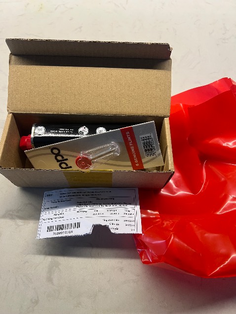 Mua 2 xăng 1 đá mà lúc giao chỉ có 1 xăng 1 đá. Xong nhắn tin mấy ngày shop không trả lời. Shop này là loại vô trách nhiệm, *** đảo, coi thường người mua.