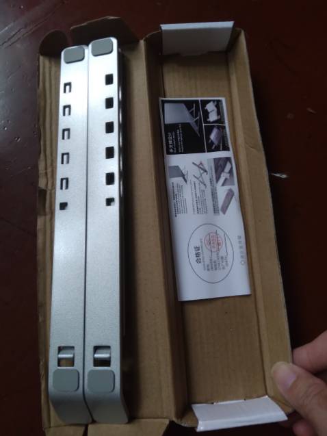 Thấy cứng cáp, cũng ổn. Giao hàng đúng quảng cáo. Nói chung trong tầm giá thì nên mua. Shop ok đấy