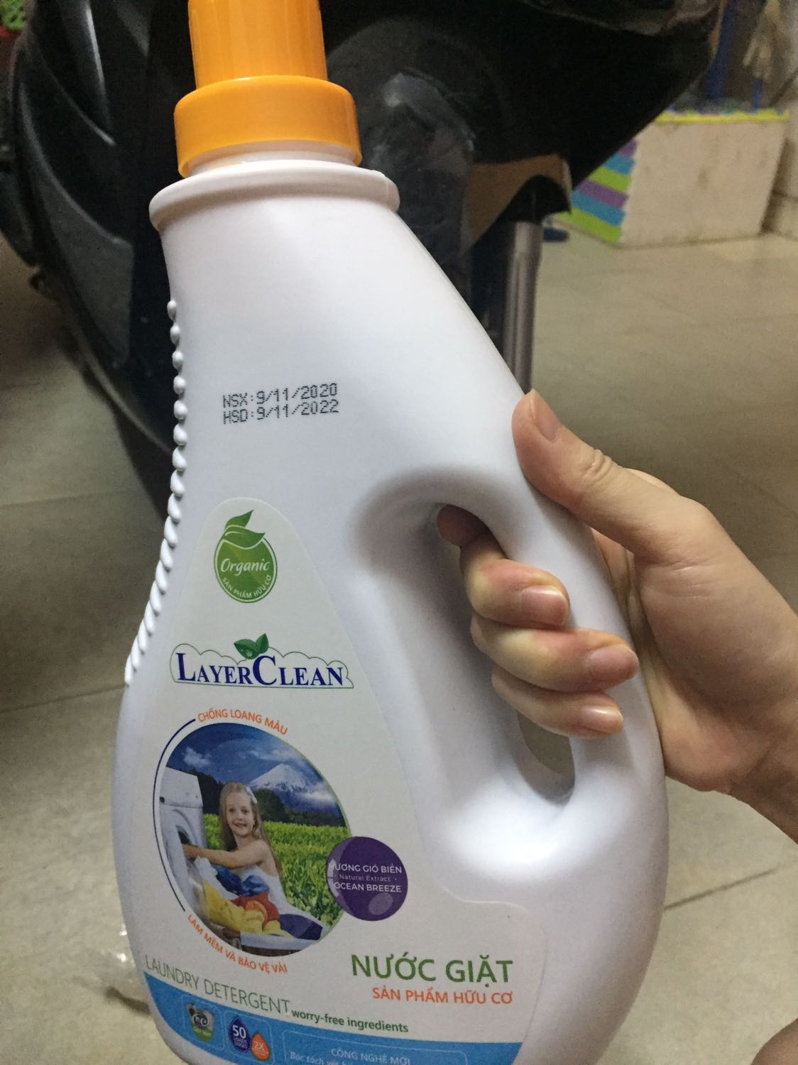 Nhìn bảng thành phần là khoái rồi. Mình cực sợ hoá chất độc hại nên cố gắng xài cái gì hữu cơ đc chừng nào tốt chừng đó. Mà đồ hữu cơ thì mắc may sao tìm đc hàng VN chất lượng cao giá lại rẻ. Sẽ ủng hộ dài lâu!