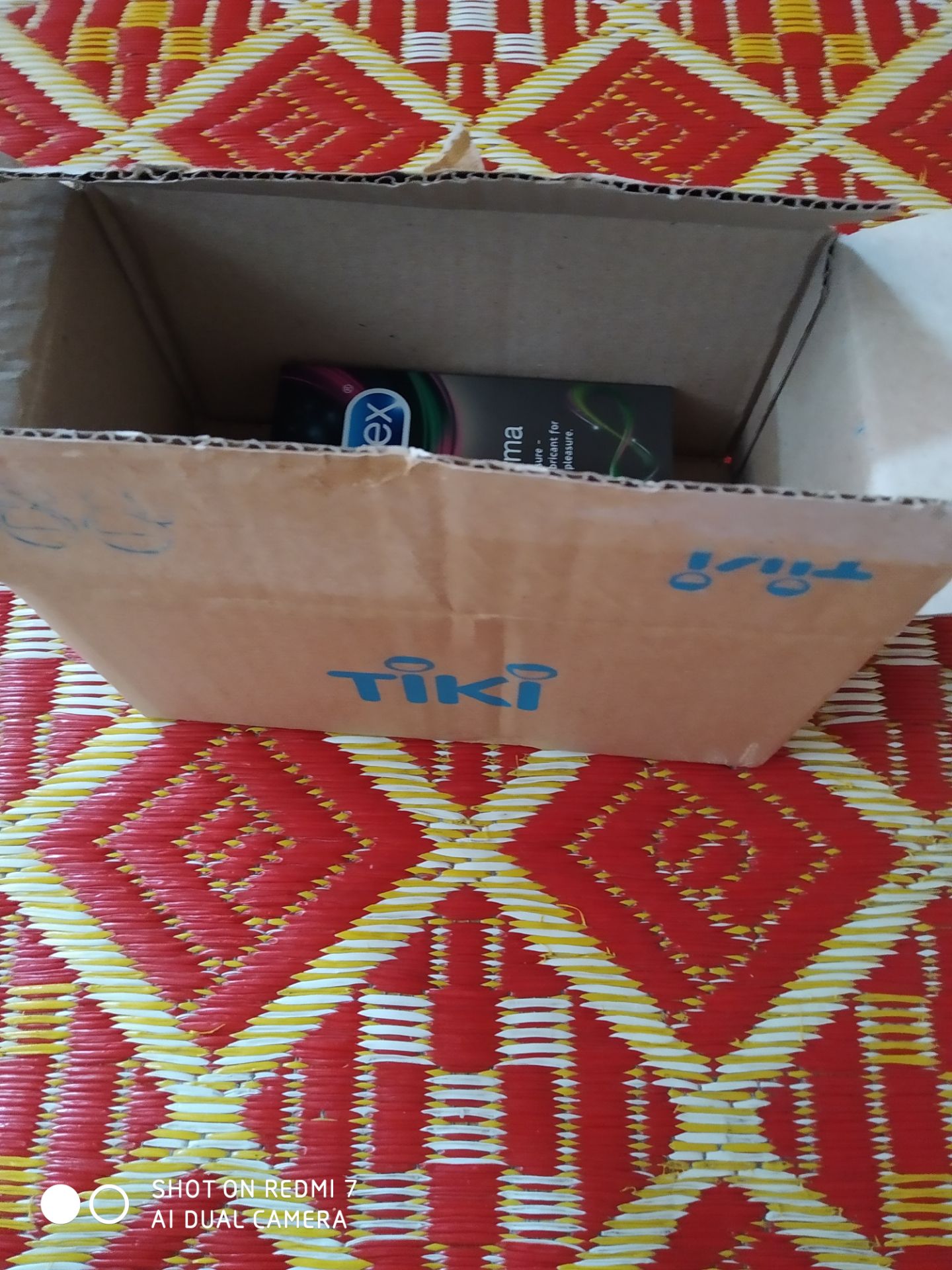 hàng thơm nhẹ , dùng như hướng dẫn là k có vấn đề , mình đặt hai ngày là được , mua thêm bup bê tình yêu thử xem nó phê k . hehe