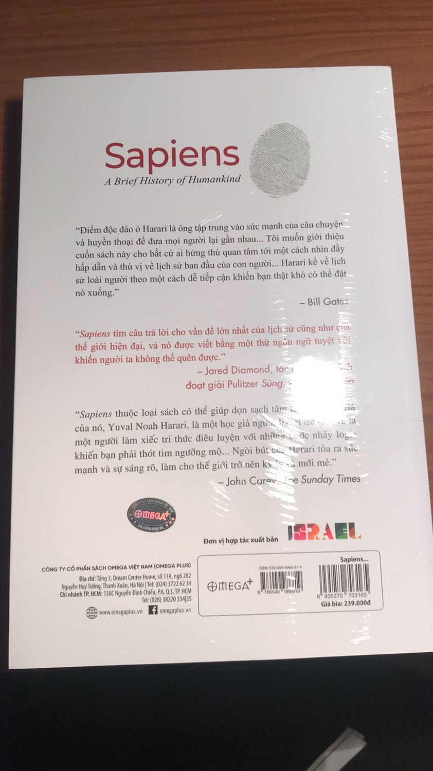 Sách góm ghém rất cẩn thận, đẹp, còn nguyên “siu”, chắc chắn, không một chỗ cong góc hay mép sách??
Nội dung thì được các trang đánh giá rất cao, được Bill Gate hay Mark Zuckerberg khuyên đọc nên chắc sẽ hay
Tóm gọn lại là đáng mua