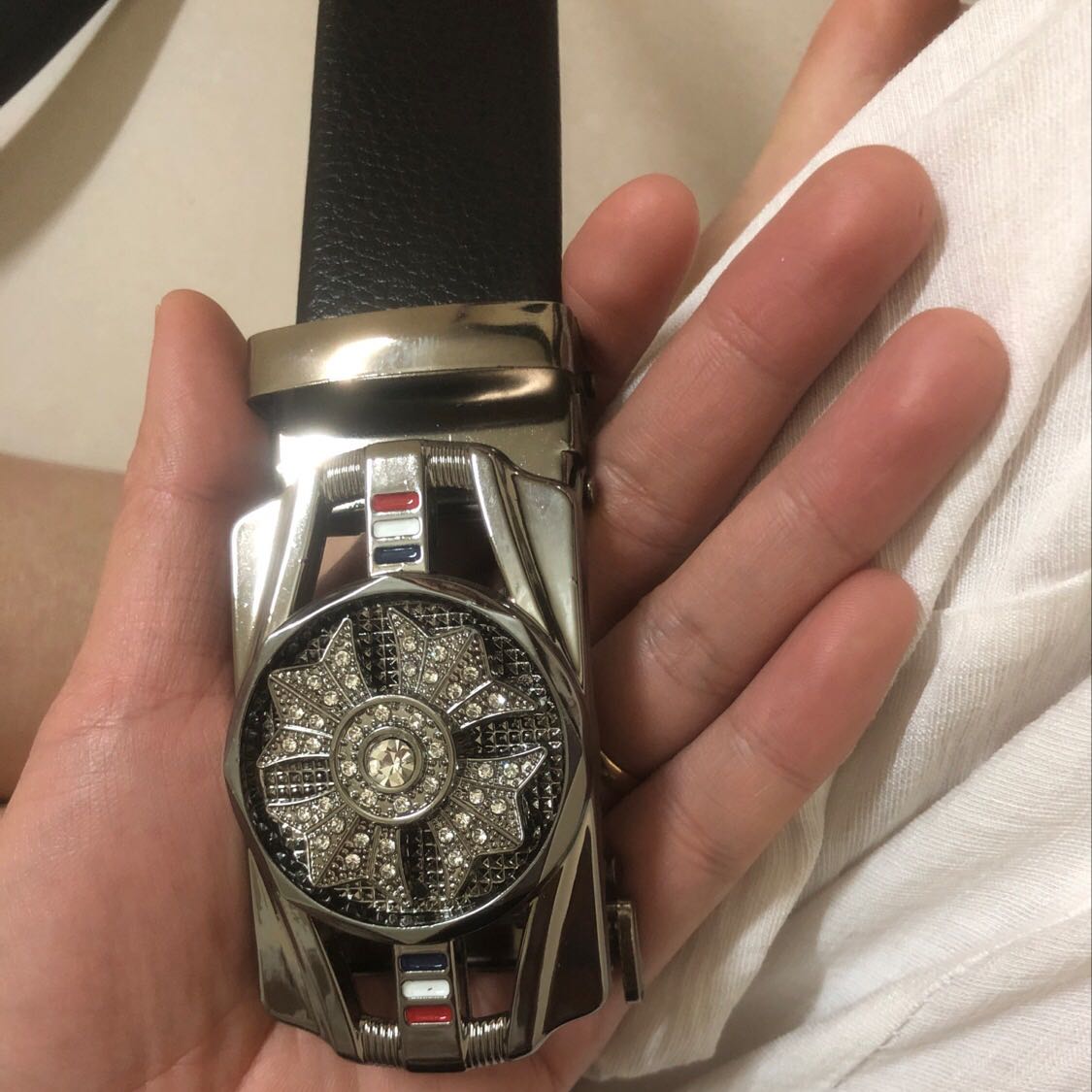 Đẹp, chất. Nhận hàng thấy ưng quá trên cả mong đợi. Chất liệu đúng quá ổn so với giá. Anh em nên mua nhé. Không có chỗ chê Đẹp, chất. Nhận hàng thấy ưng quá trên cả mong đợi. Chất liệu đúng quá ổn so với giá. Anh em nên mua nhé. Không có chỗ chê