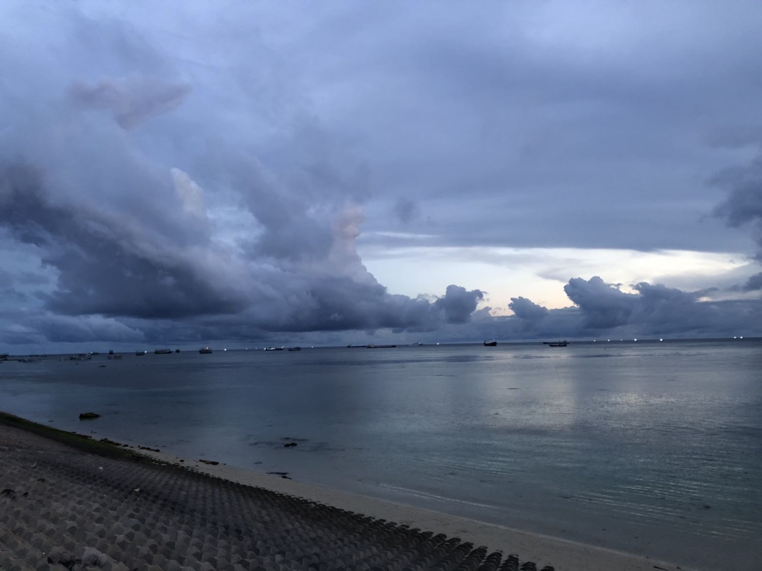 Sữa thơm, ngon, hạn sử dụng của sản phẩm còn dài. Tiki giao hàng tương đối nhanh. Nên mua nha mọi người, do uống hết rồi nên mới đánh giá nên hình ảnh ko liên quan.