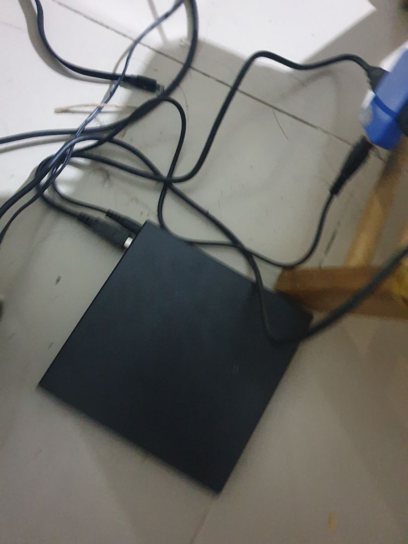 Đọc đĩa khá tốt và nhạy. tuy nhiên khay đọc đĩa chưa khớp, đẩy ra đẩy vào khó khăn